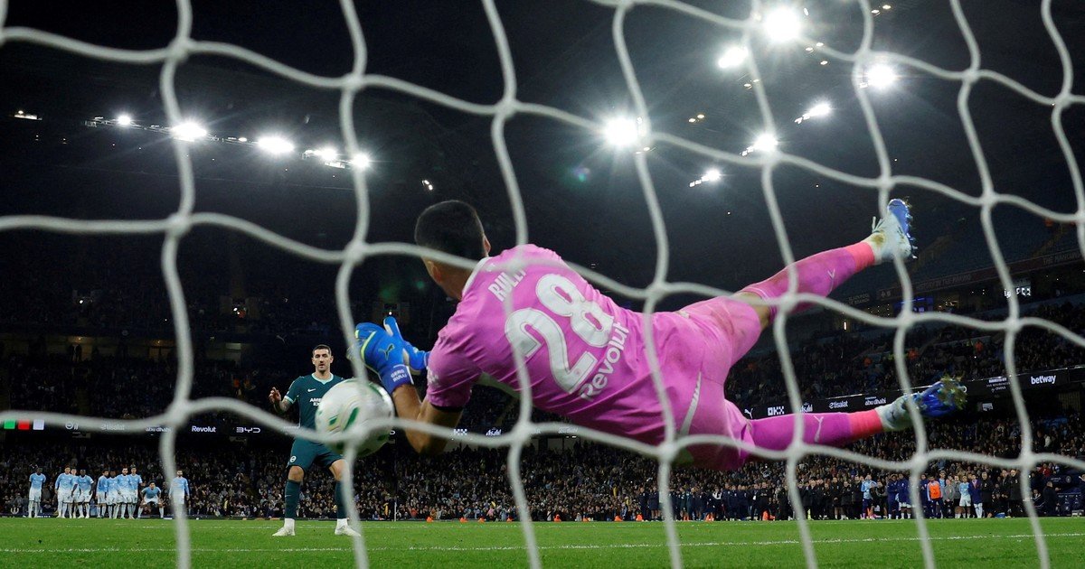 Rulli héroe en el City y Barco villano en el Chelsea: el arquero tapó dos penales y el Colo falló el suyo en la Copa de la Liga de Inglaterra